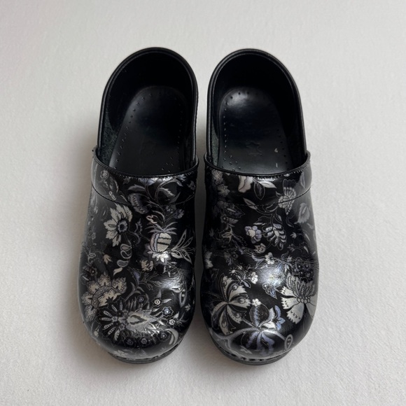Dansko Black Floral Metallic Print Patent Leather Clogs Size 37 US Size 6.5 - 7 - Picture 12 of 12